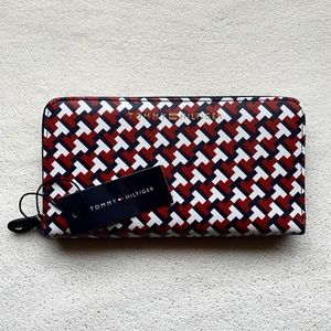 Tomy Hilfiger multicolor wallet